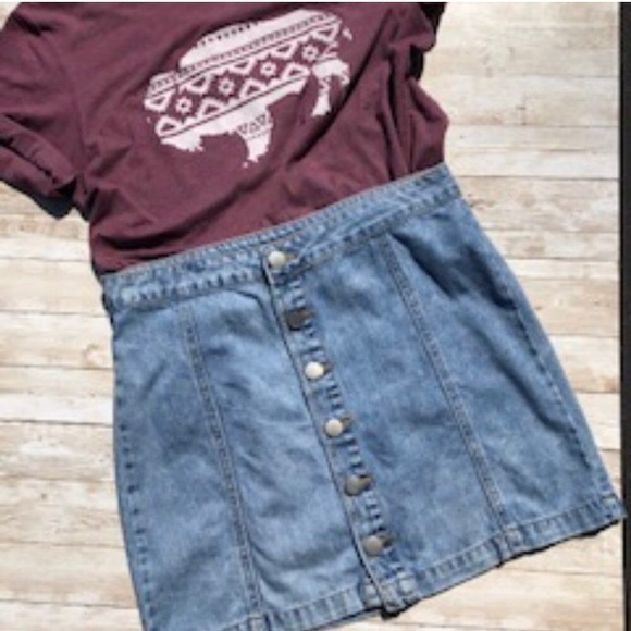 “Refuge” brand, Button-front, seamed denim mini skirt -juniors size L - Picture 7 of 15